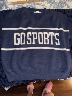 Abercrombie & Fitch Navy and White V-Neck 'GO SPORTS' Sweater